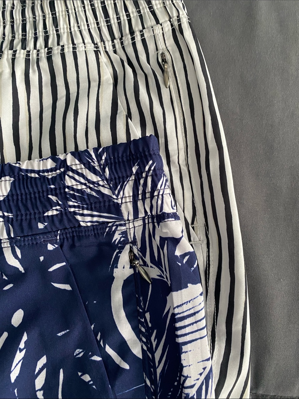 Old Navy Navy & White and Black and White Printed Pull-On Shorts (2-Pack) - Picture 3 of 5